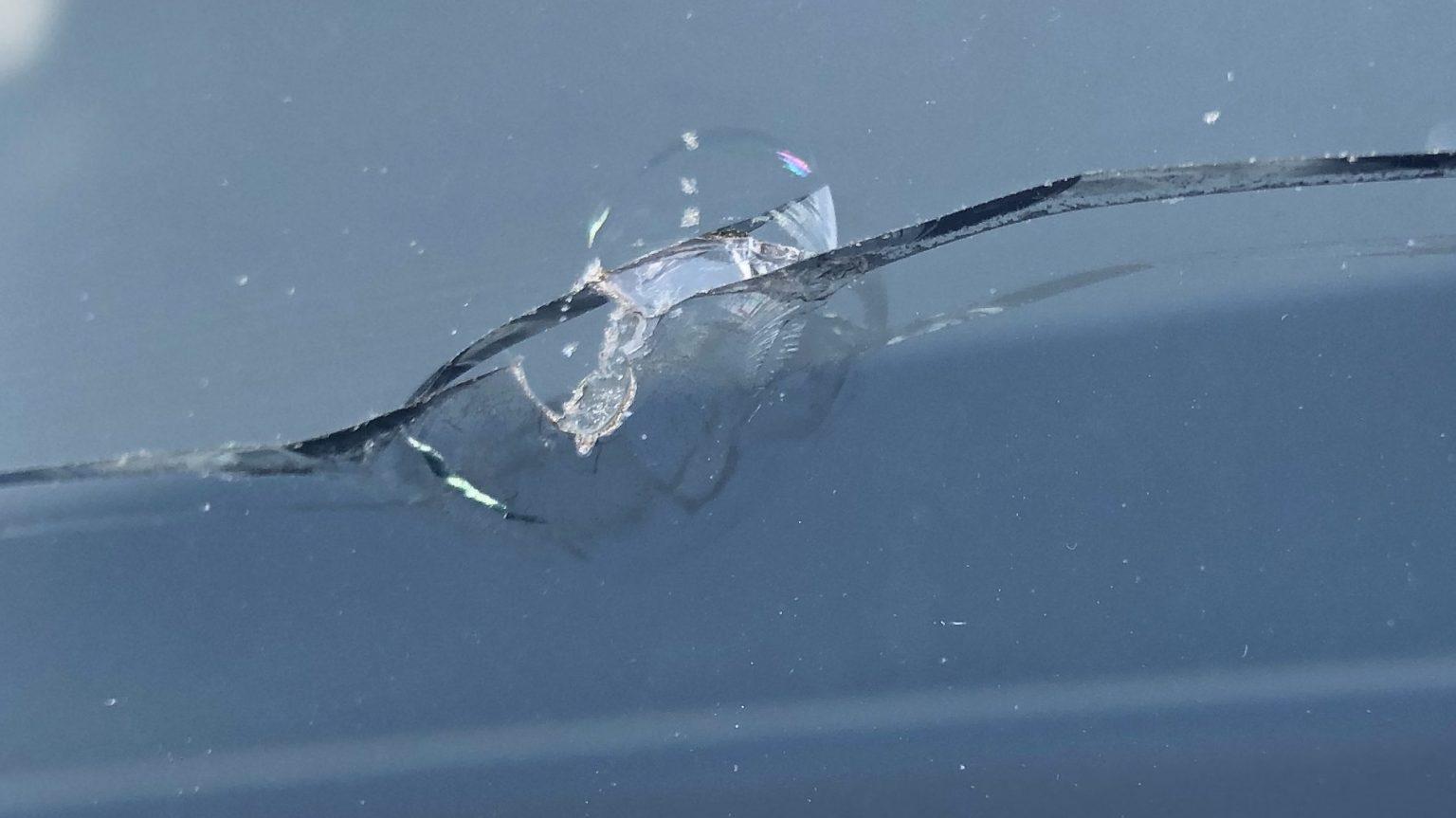 Un pare-brise se fissure-t-il tout seul ? - Glass Express