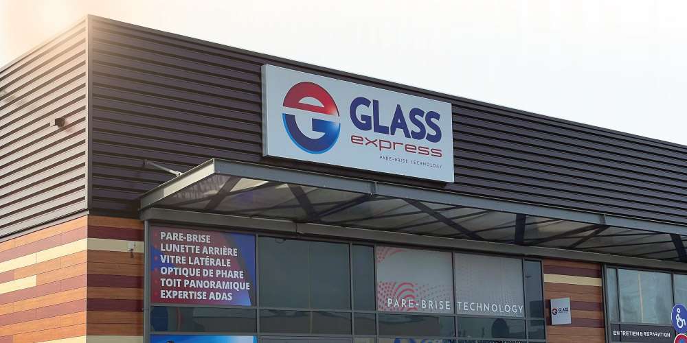 Remplacer une vitre latérale - Glass Express • Glass Express