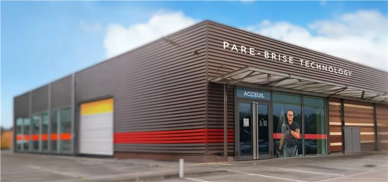 HEAD MOBILE LANDING 5674865 02 01